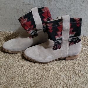 Tom's Boots New w/o tags, Never worn